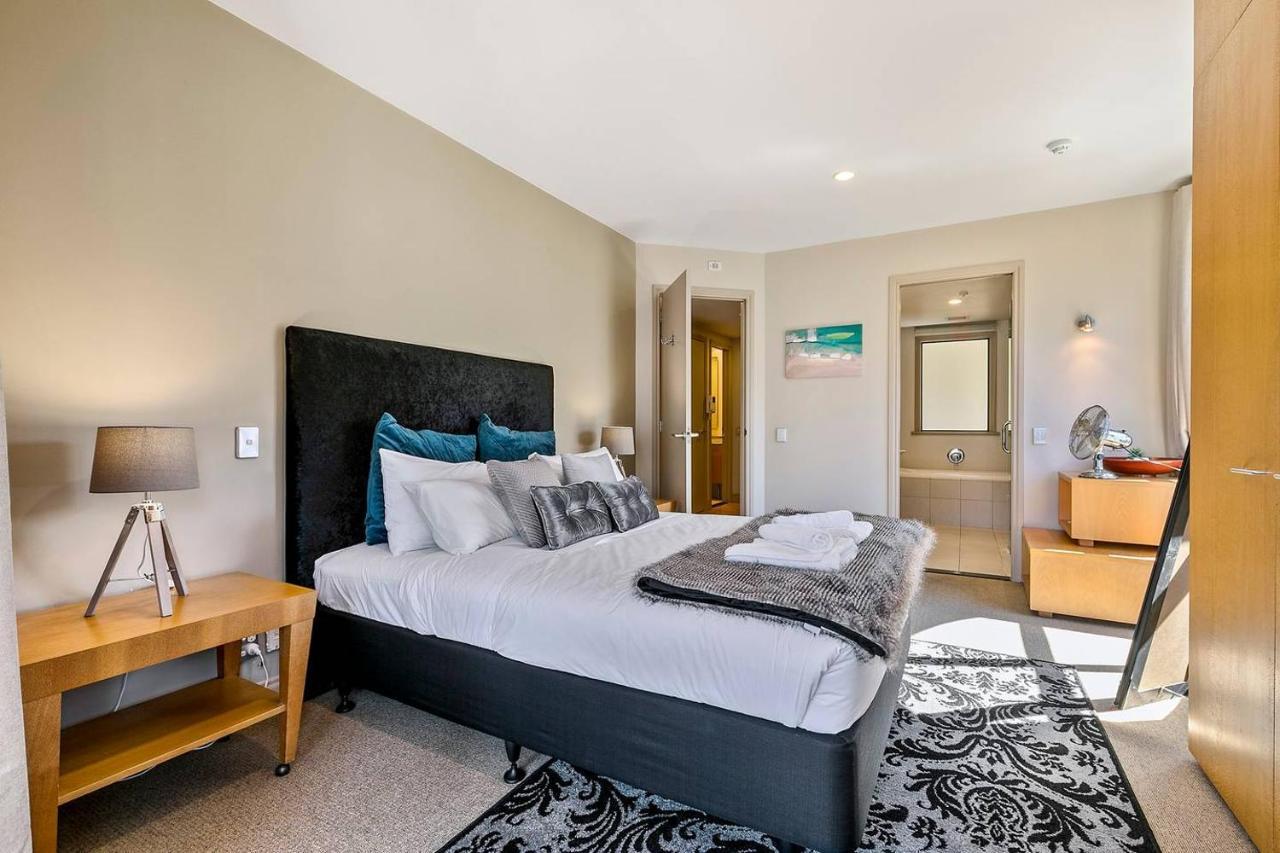 Enormous One Bedroom Beauty In Cbd! Free Parking Оукланд Екстериор снимка