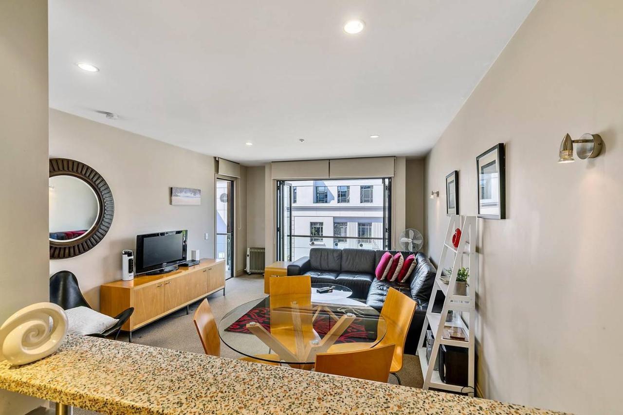 Enormous One Bedroom Beauty In Cbd! Free Parking Оукланд Екстериор снимка