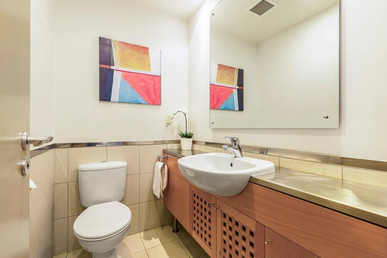 Enormous One Bedroom Beauty In Cbd! Free Parking Оукланд Екстериор снимка