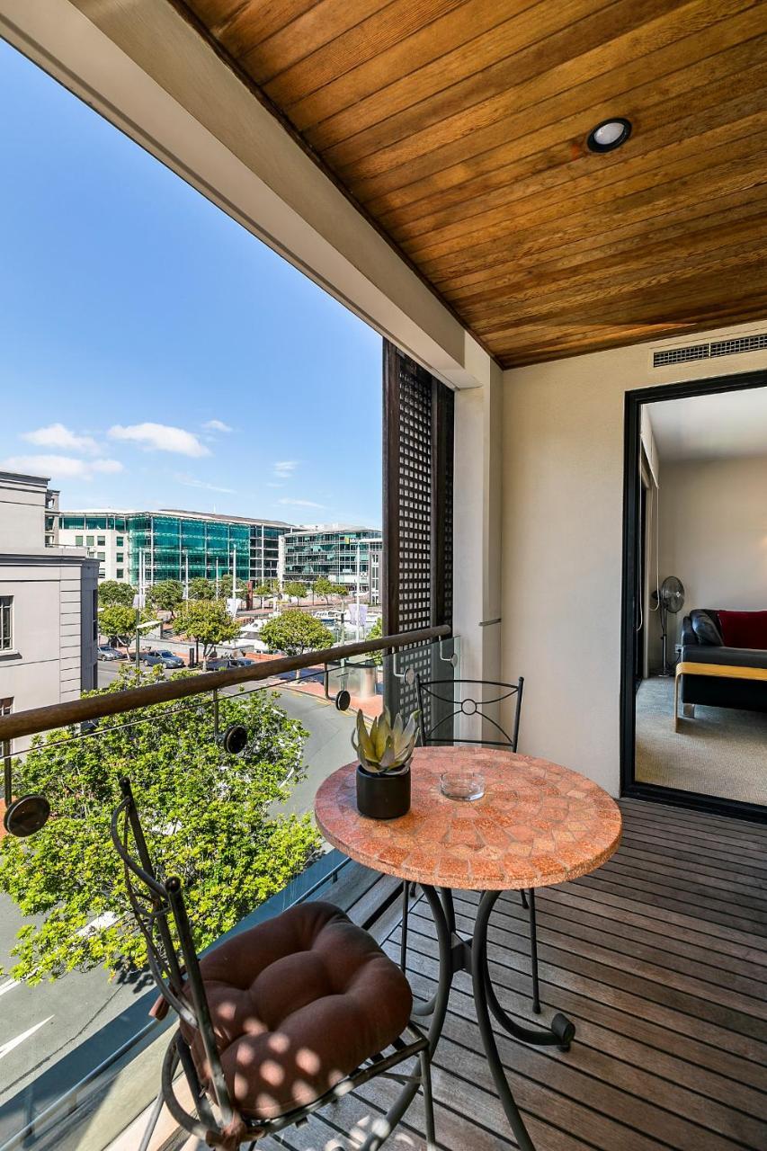 Enormous One Bedroom Beauty In Cbd! Free Parking Оукланд Екстериор снимка
